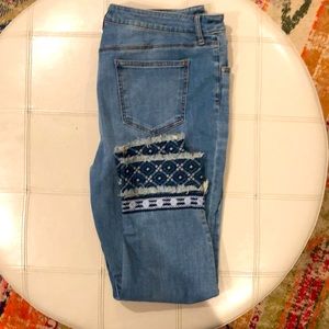 Chico light denim cropped jeans - with blue design.